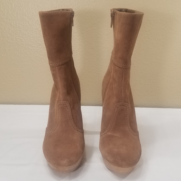 BCBGMaxAzria tan all leather booties - Picture 3 of 11